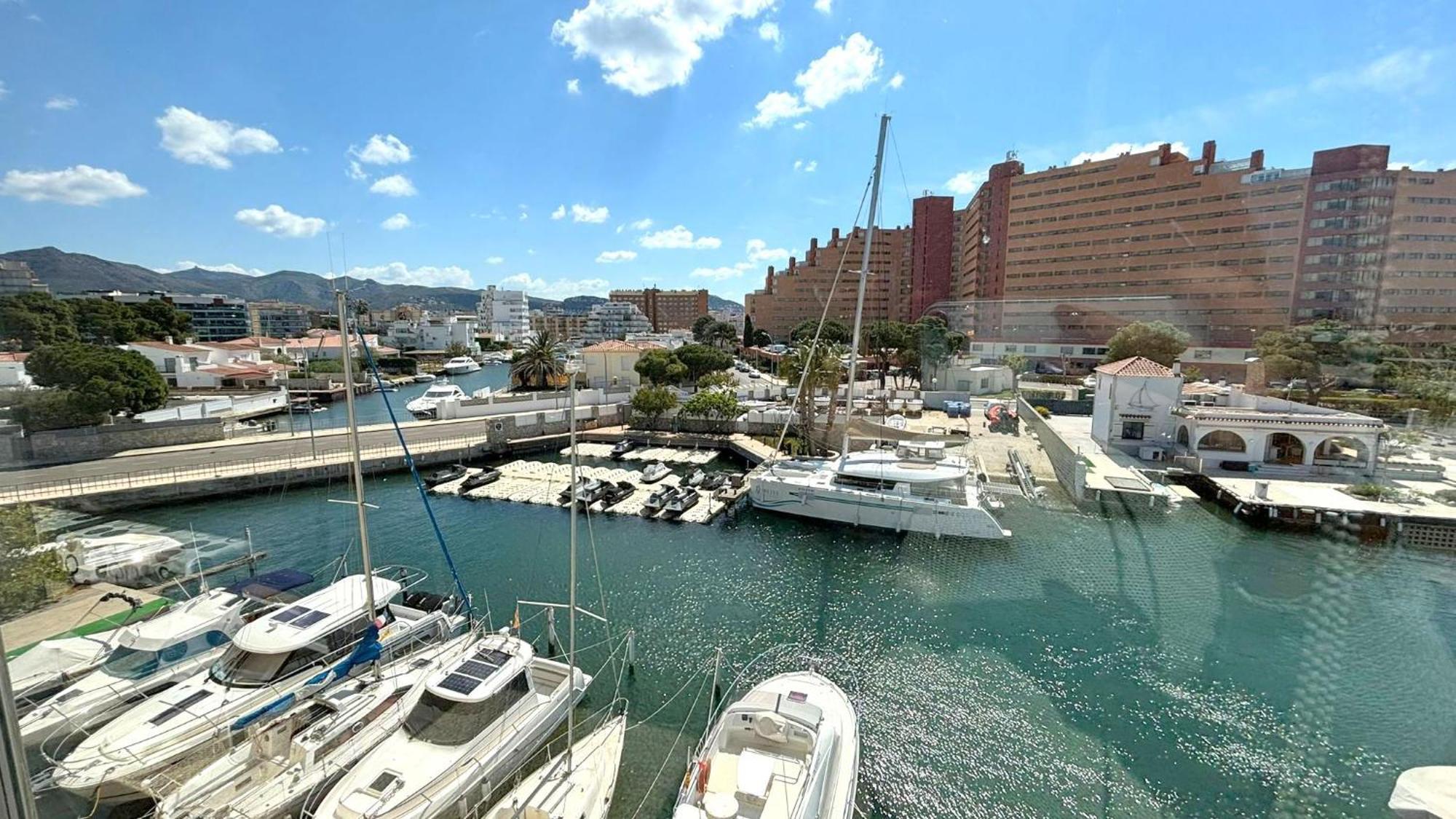 Cap Llarg Apartment Roses Exterior photo